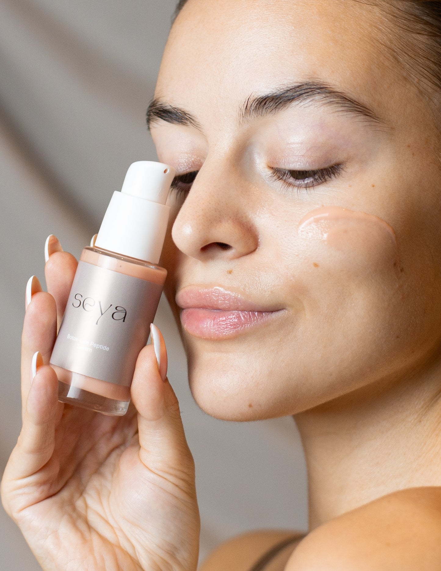 Botoksam līdzīgs peptīdu serums